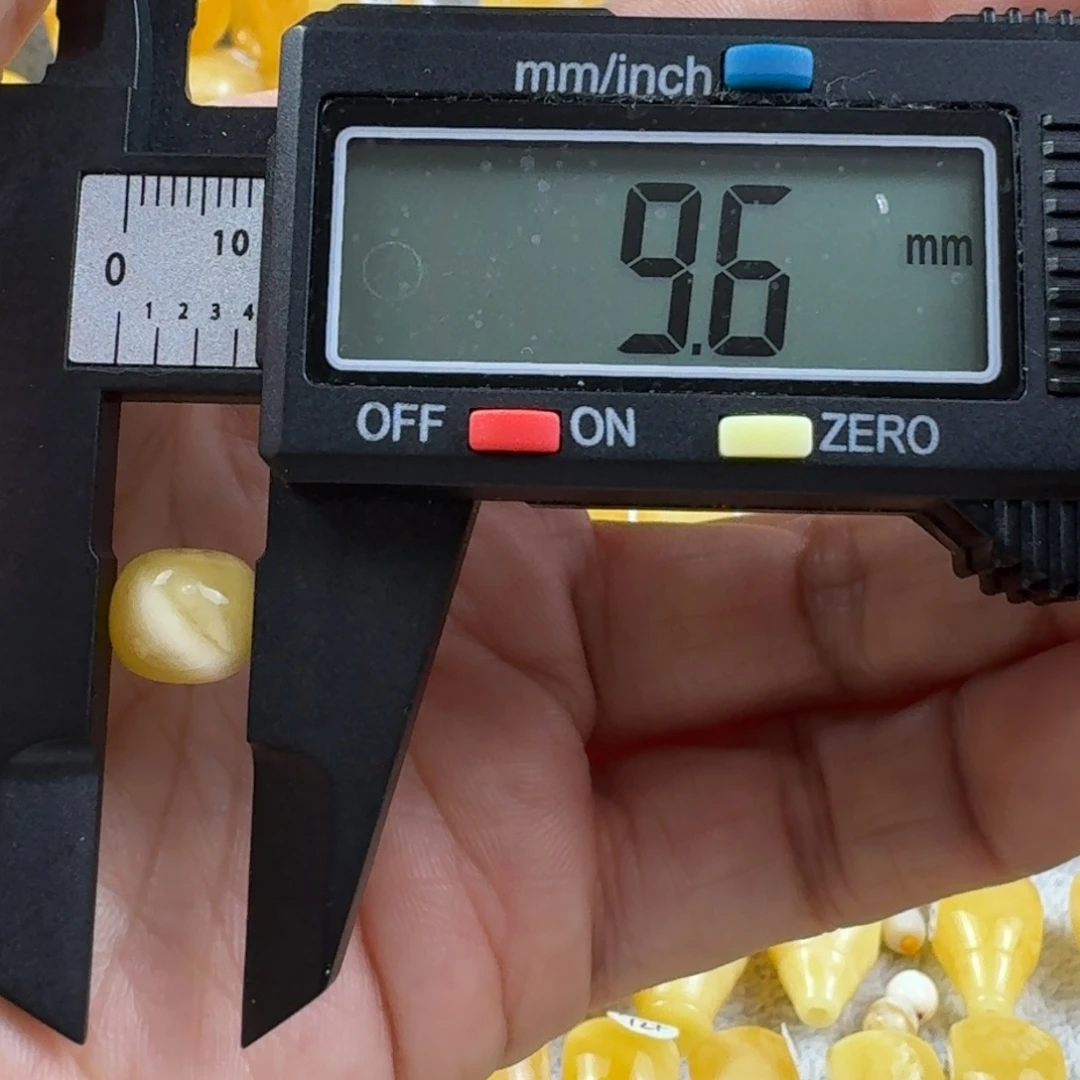 蜜蜡未镶嵌裸石42