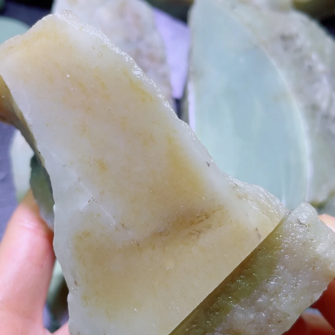 和田玉未镶嵌珠宝半成品