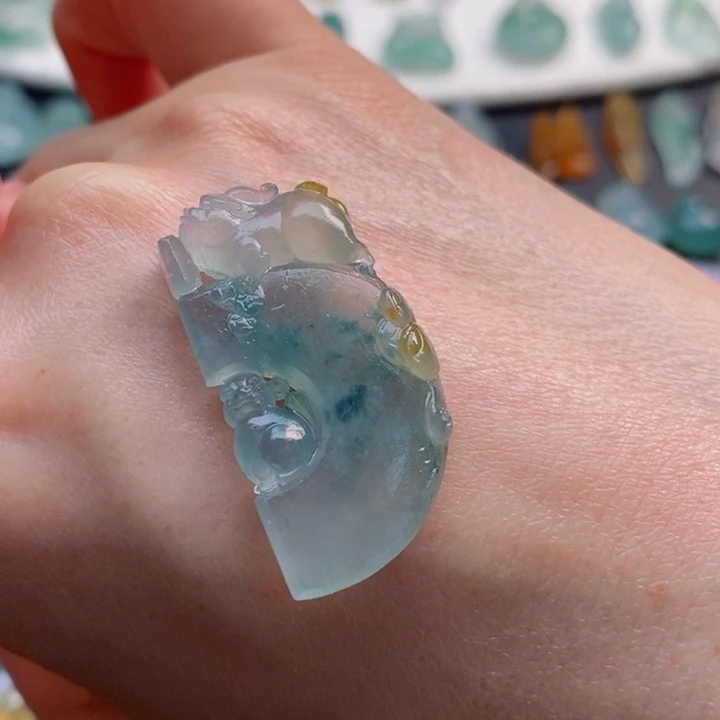 定制翡翠未镶嵌半扣