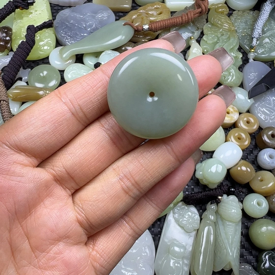 和田玉未镶嵌颈饰卡30