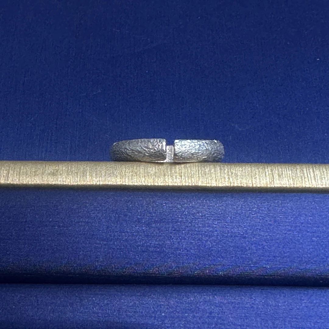 足银戒指 银砾纹戒
