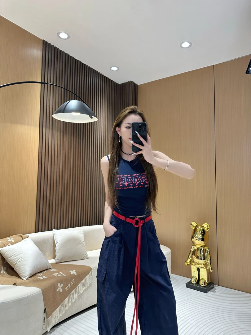 DA6075 时尚个性款双肩带胸垫款印花描边字母小爱心辣妹修身背心