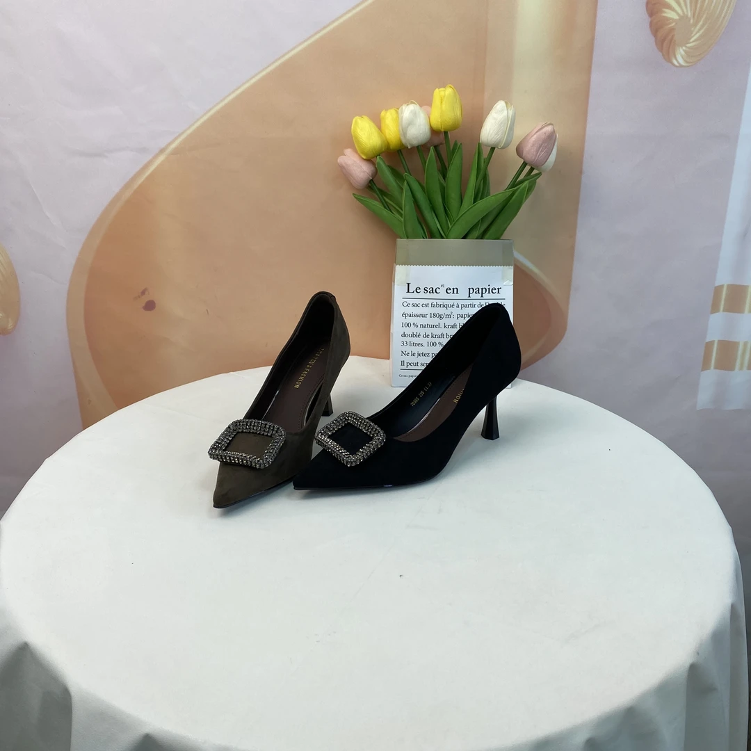 70985春季新款时尚气质百搭水钻细跟单鞋F