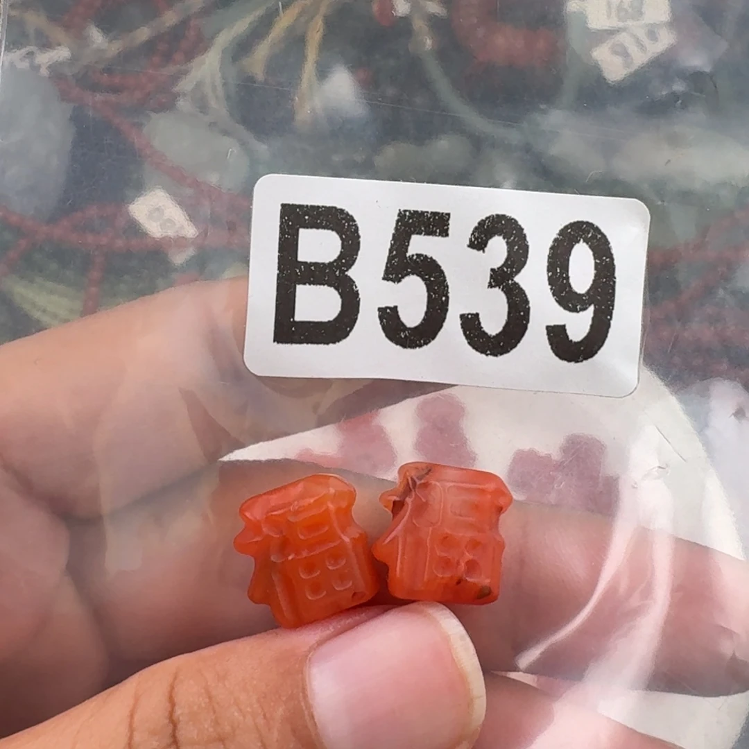 南红玛瑙未镶嵌珠宝奇石