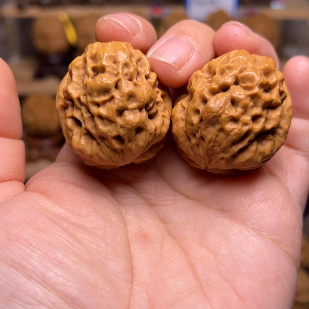 文玩核桃把件6w大玉龙36尺