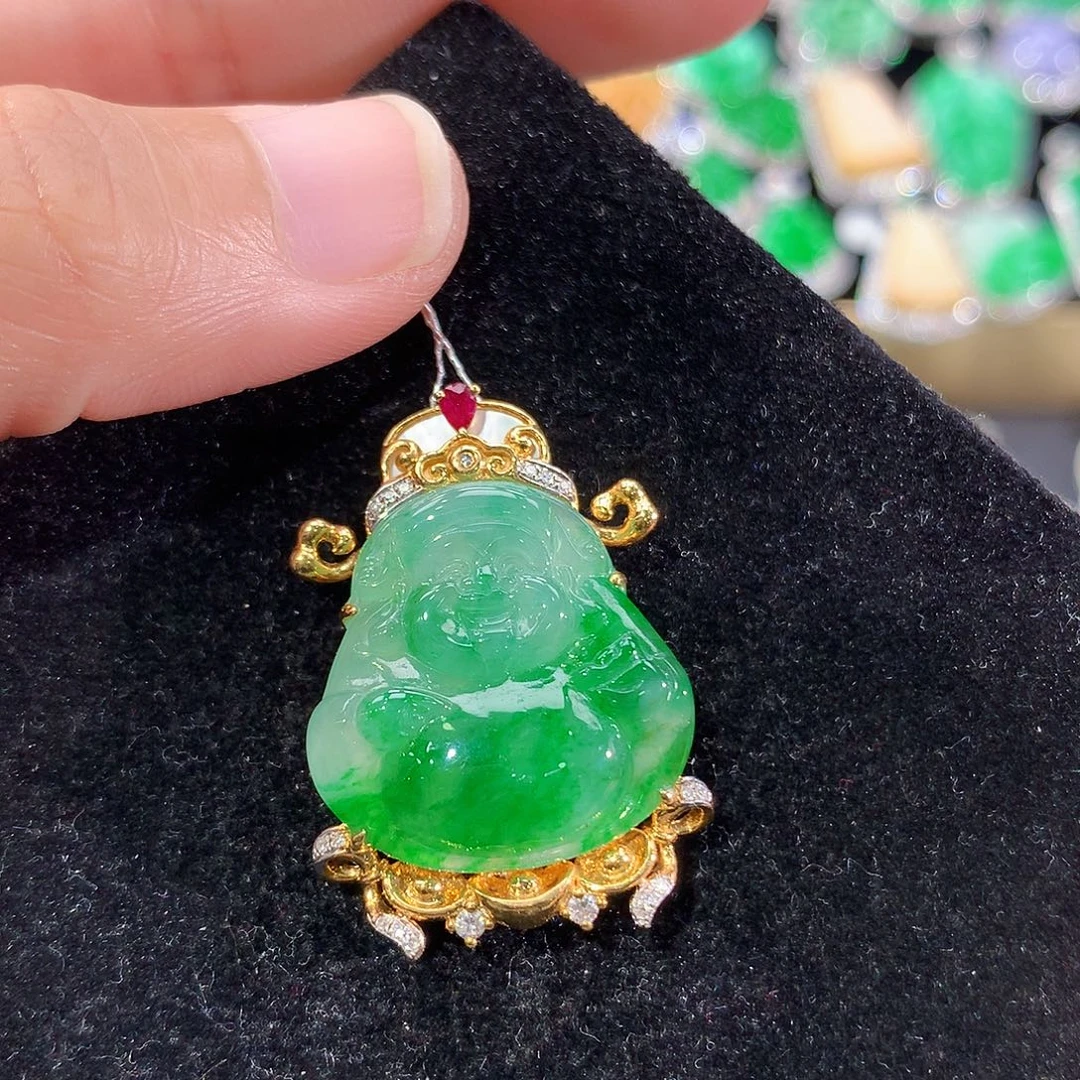 翡翠18K金镶嵌颈饰