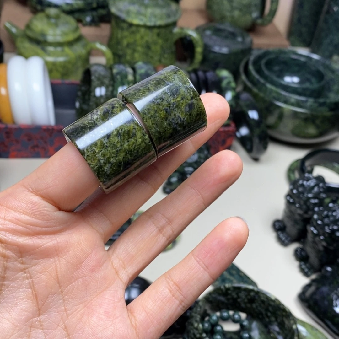 小***茱未镶嵌蛇纹石玉蛇纹板指2个19口