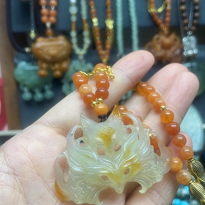 未镶嵌蛇纹石玉颈饰《****佛