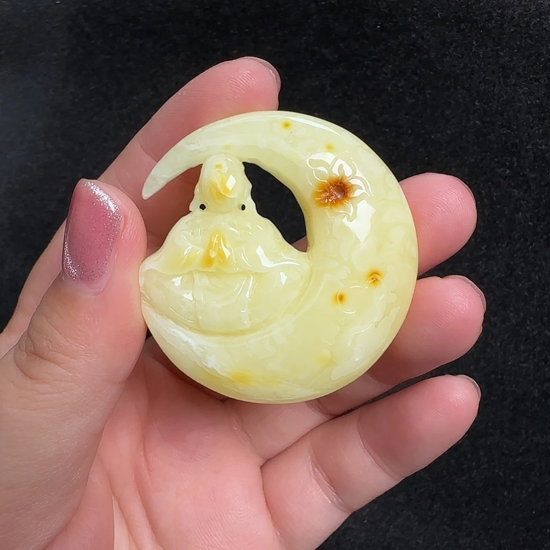 蜜蜡未镶嵌珠宝奇石