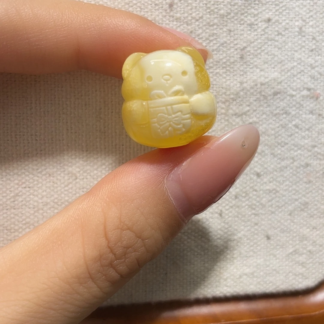琥珀未镶嵌裸石小熊
