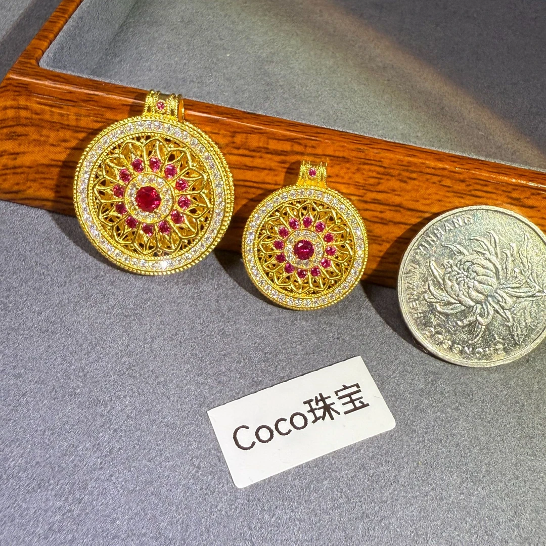 【足金玫瑰花窗】罗盘莫桑纯黄真金999古法工艺镂空女款吊坠
