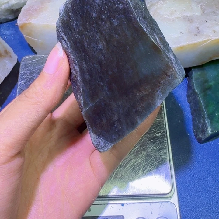 和田玉未镶嵌珠宝半成品