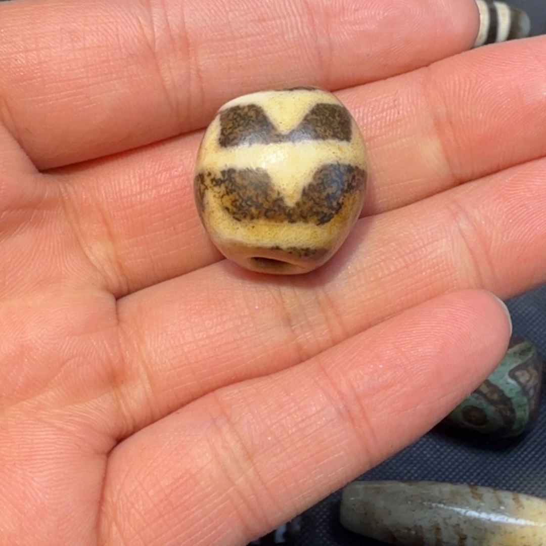 M***e玛瑙/玉髓未镶嵌吊坠(不含链)