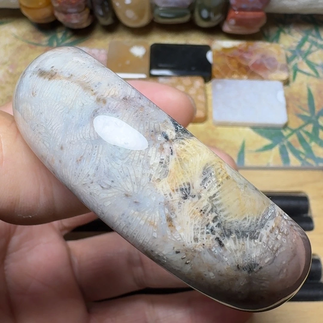 硅化玉纯天然有机玉石保真色未镶嵌58.5圈口
