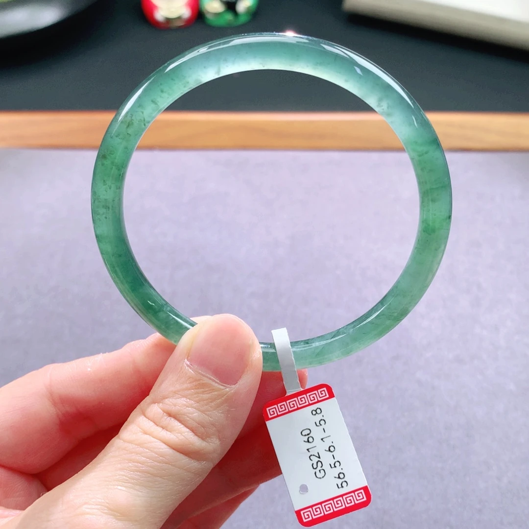 翡翠手镯未镶嵌天然翡翠手镯