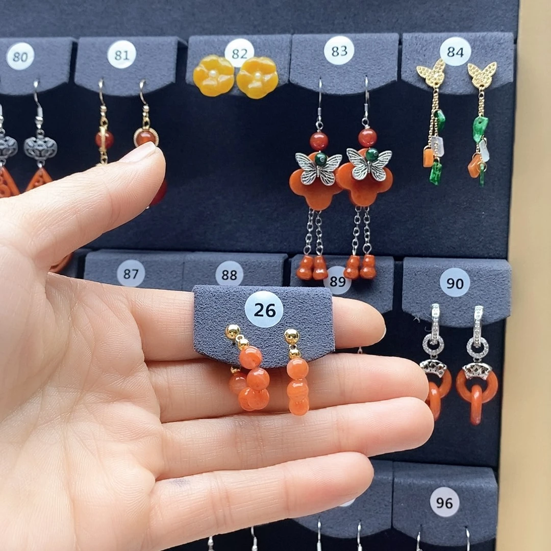 南红玛瑙未镶嵌耳饰