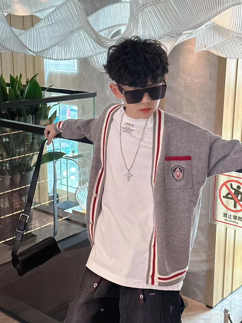 【学院派】儿童中大童韩版宽松针织开衫，模特穿150