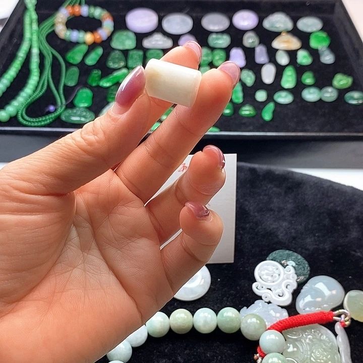 定制翡翠未镶嵌天然翡翠