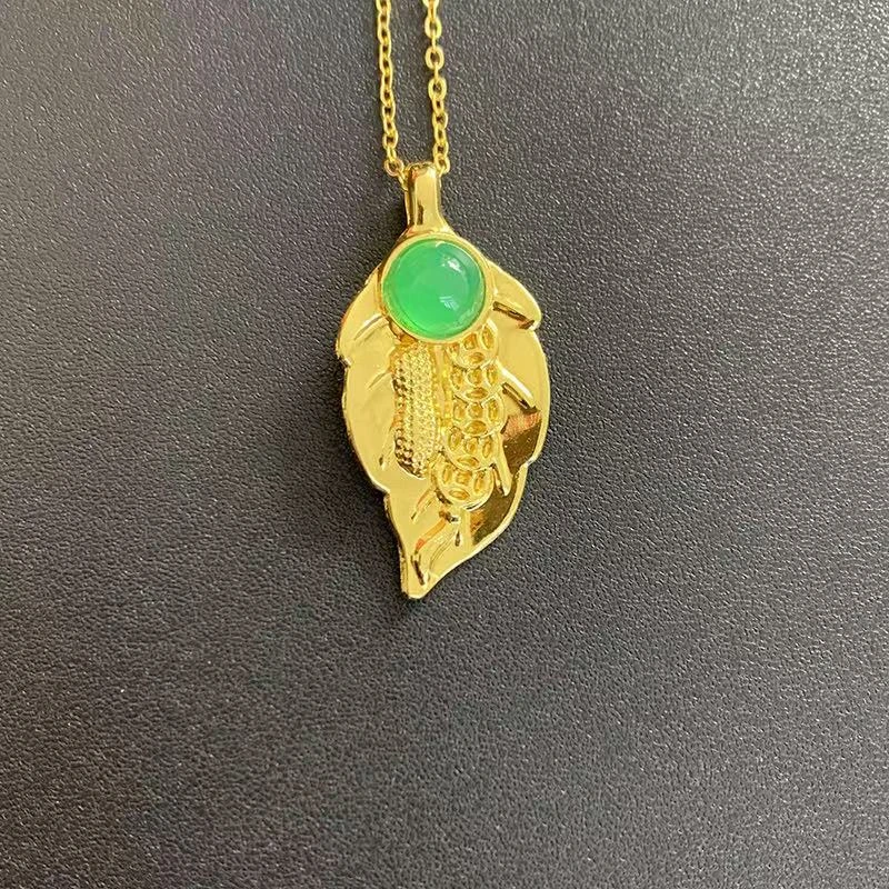 (七七甄选）时尚绿玉髓树叶吊坠合金镶嵌赠链Q118