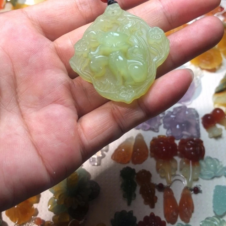 未镶嵌蛇纹石玉耳坠