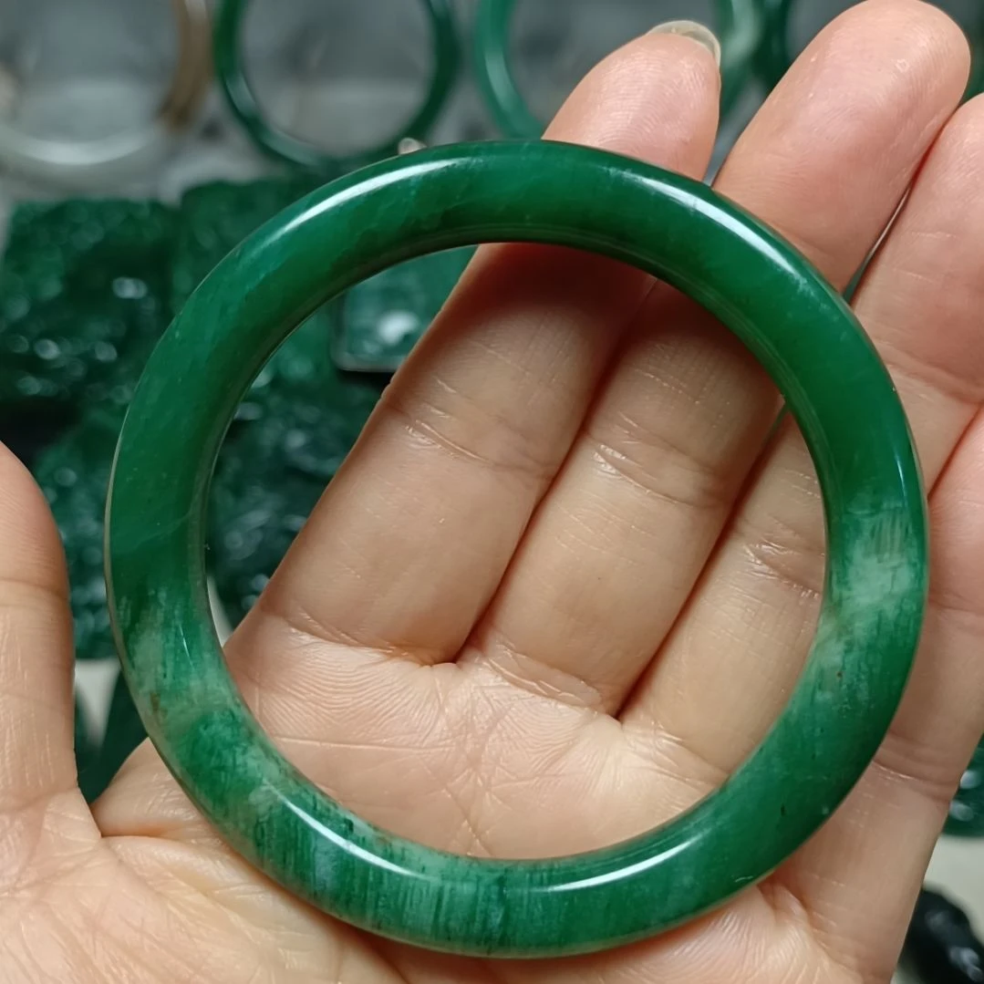 独山玉未镶嵌手镯55