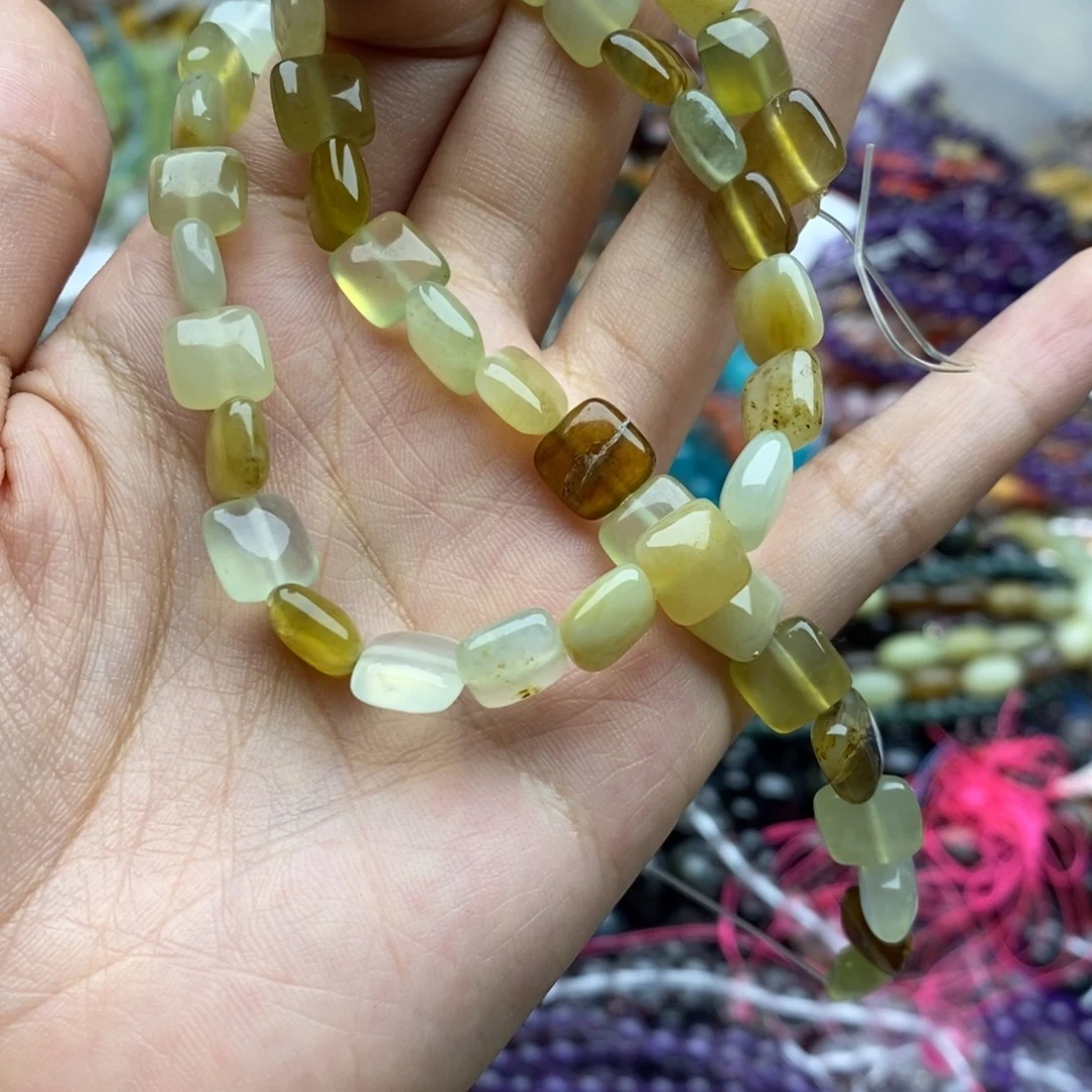 玛瑙/玉髓未镶嵌珠宝半成品一条天然4.5×8.5mm老岫玉方片