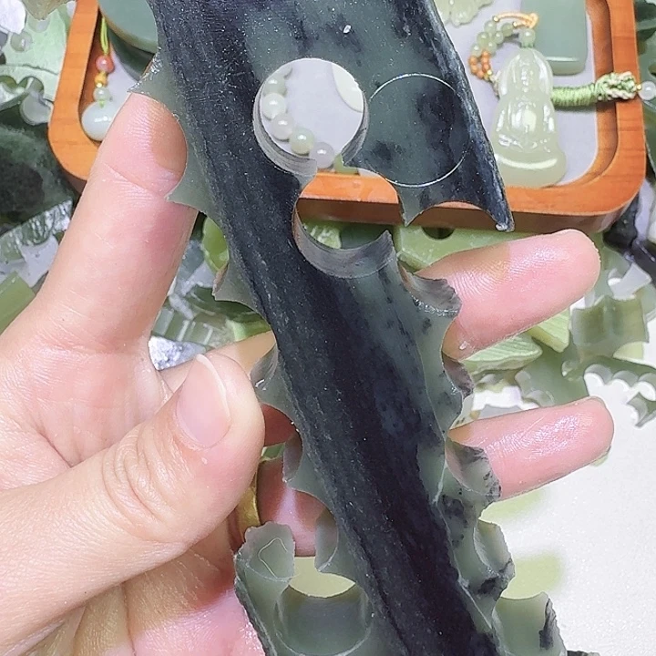 和田玉未镶嵌车挂