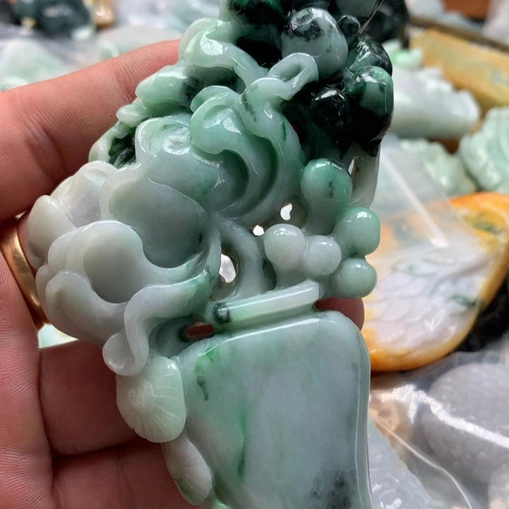 翡翠未镶嵌颈饰保真天然a货翡翠