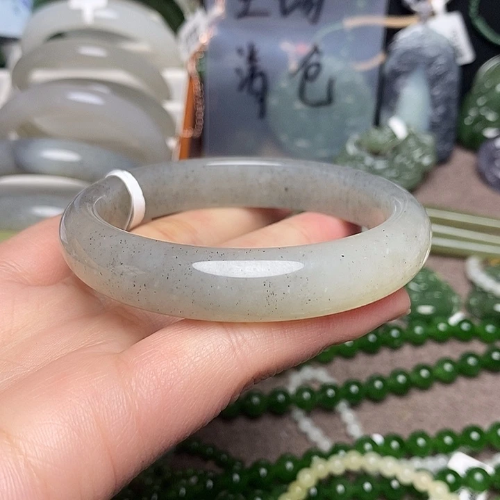 和田玉未镶嵌手镯59