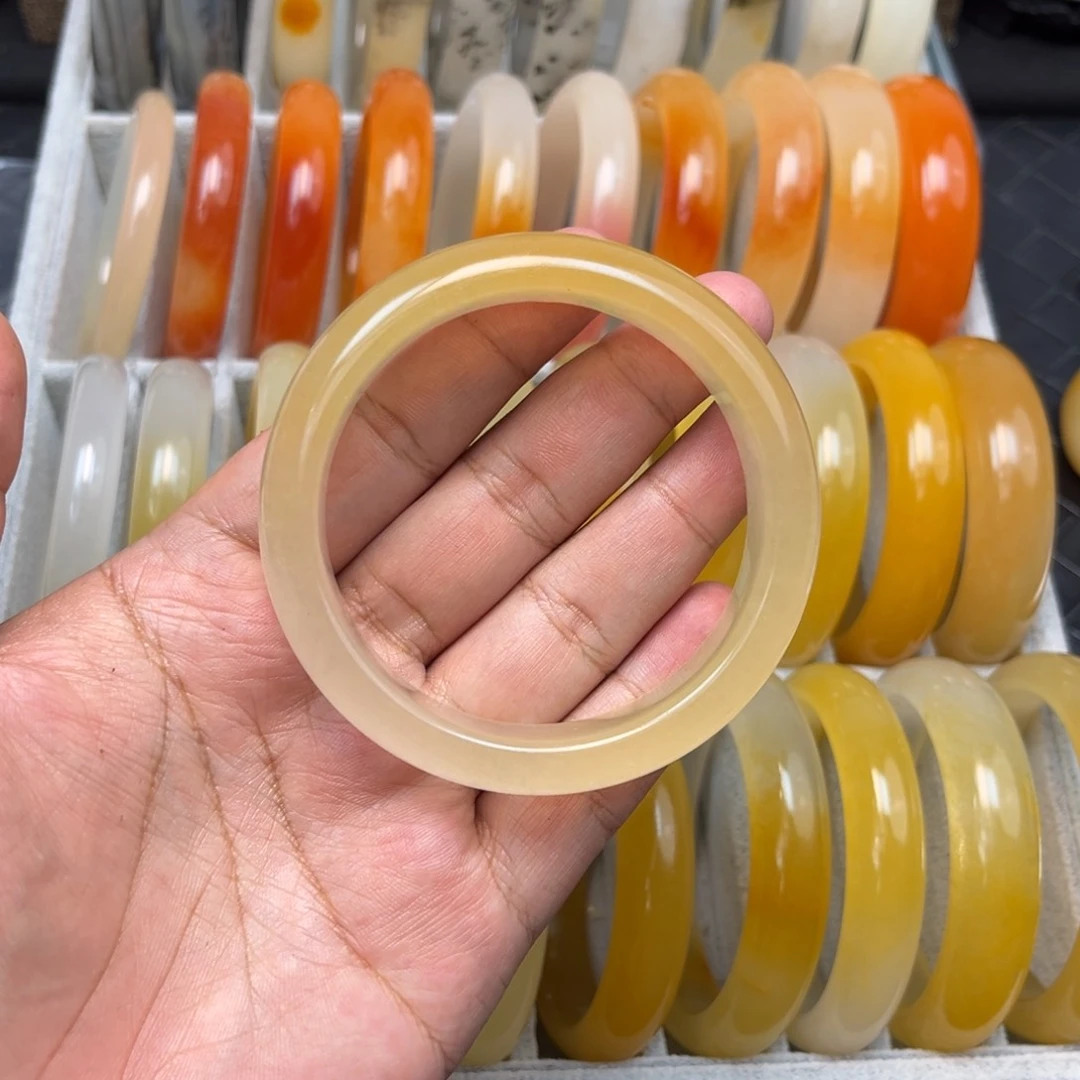 石英质玉（黄龙玉）手镯未镶嵌