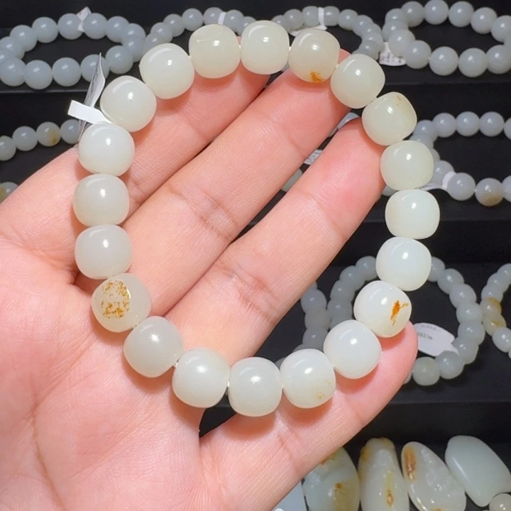 8***8和田玉（子料）未镶嵌颈饰