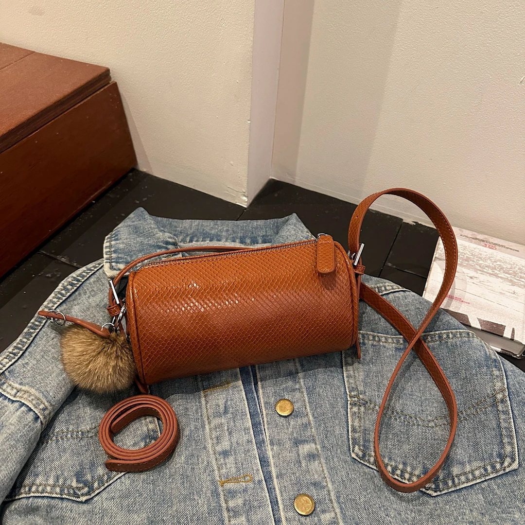 包包女2025新款高级感百搭波士顿小包单肩斜挎包圆筒包时尚腋下包