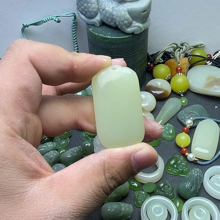 和田玉（糖玉）未镶嵌手链