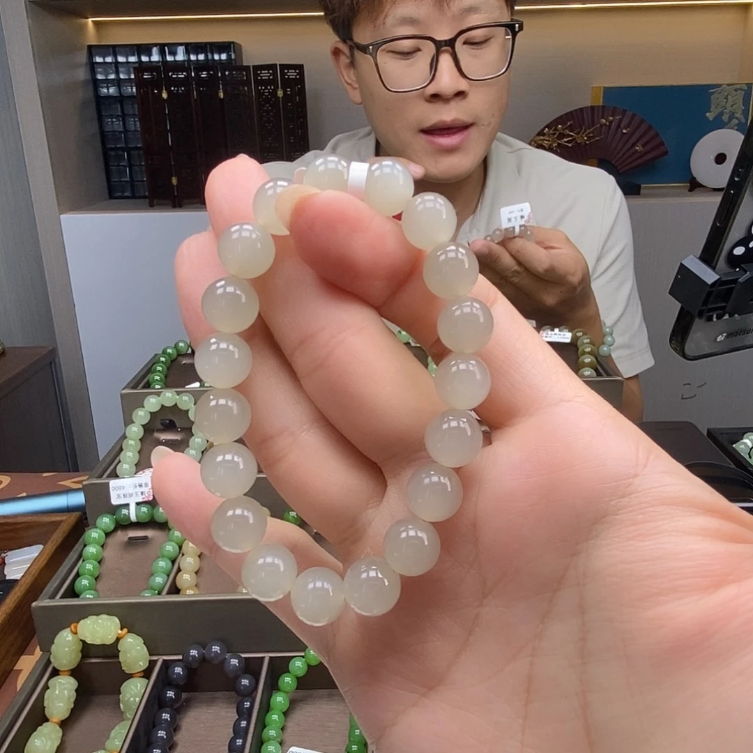 未镶嵌手串和田玉10mm蜂蜜水