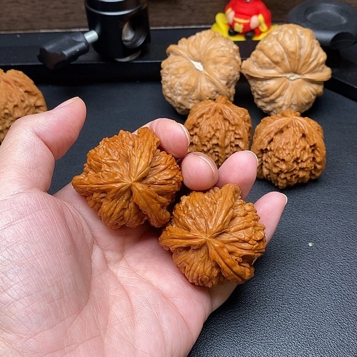 谁***金把件文玩核桃白奔