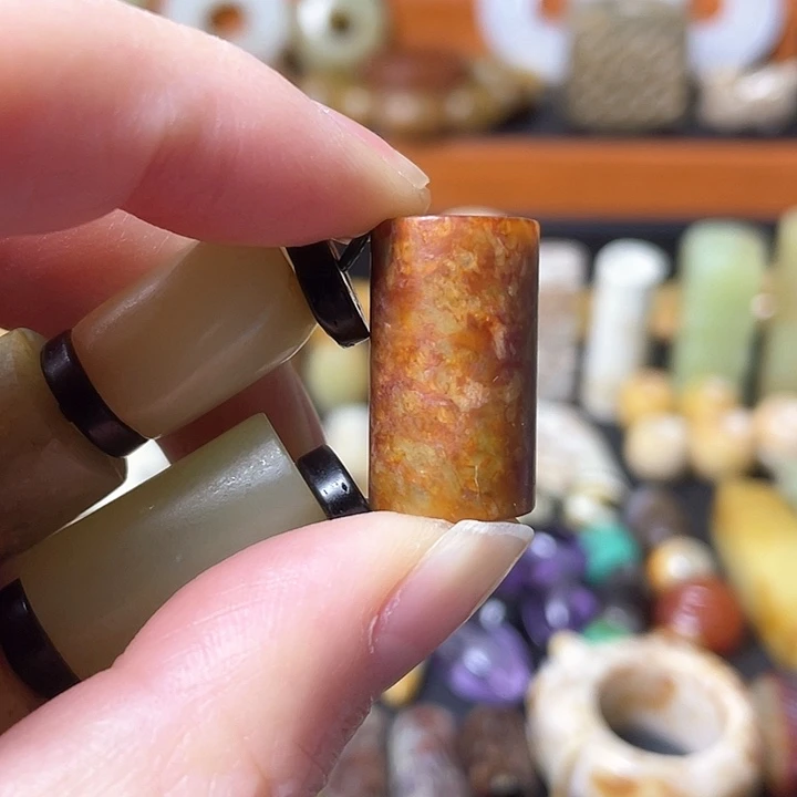 和田玉颈饰未镶嵌抱**拙