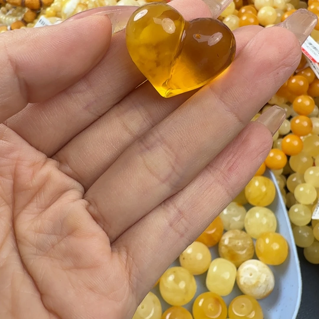 琥珀未镶嵌珠宝奇石