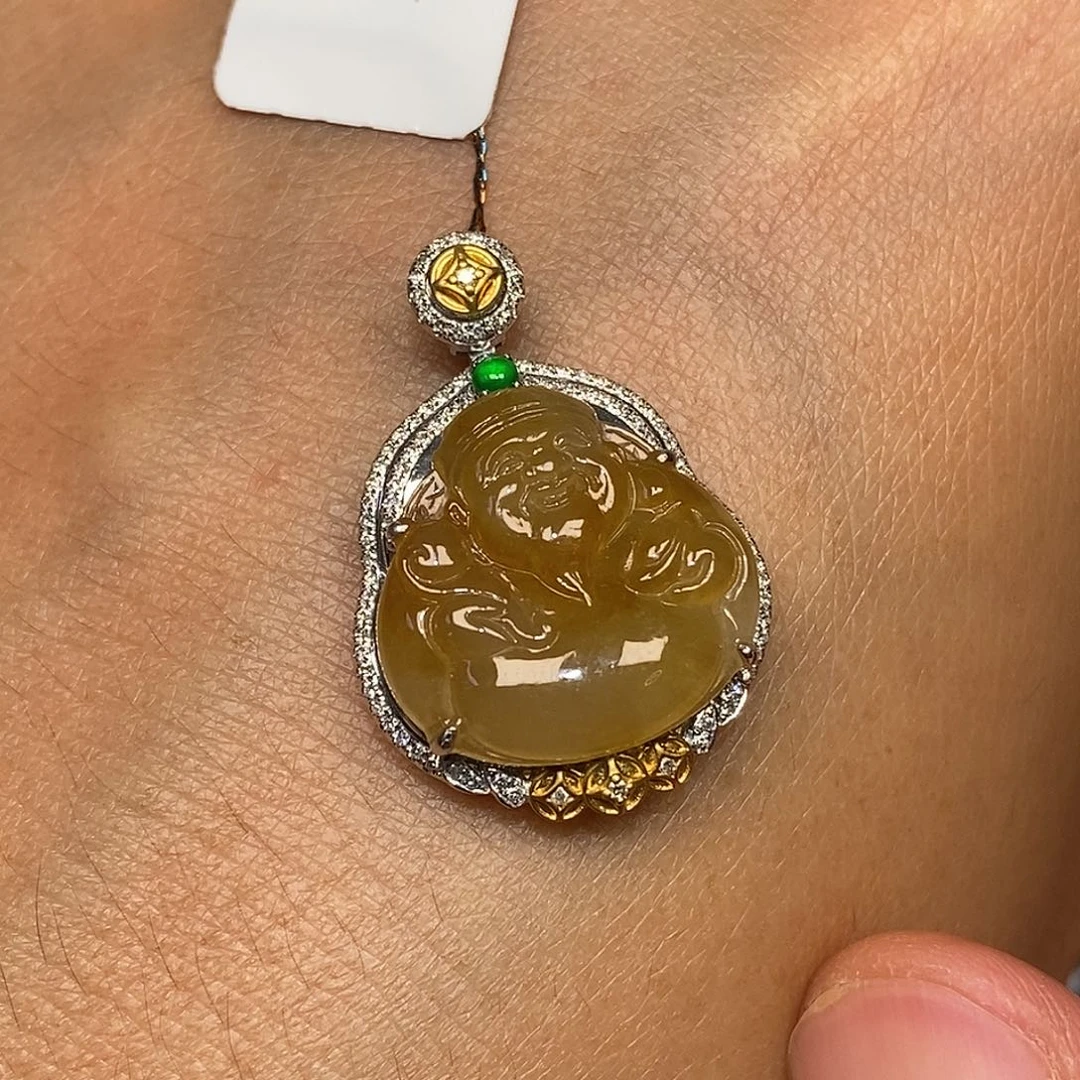 翡翠18K金镶嵌颈饰财神