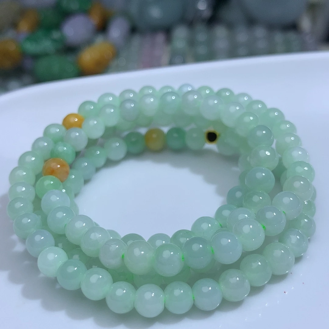 翡翠未镶嵌颈饰744。