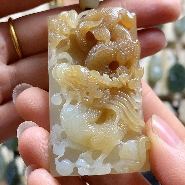 颈饰未镶嵌和田玉“***”