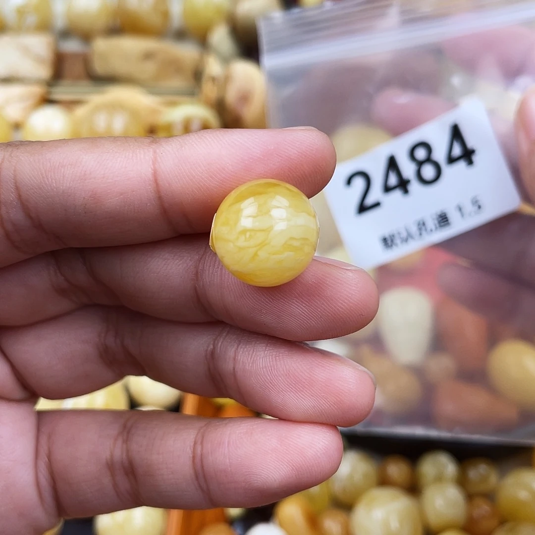 泰***鹏未镶嵌蜜蜡珠宝奇石小坑15.2