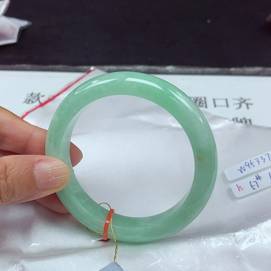 翡翠手镯未镶嵌57圈5337