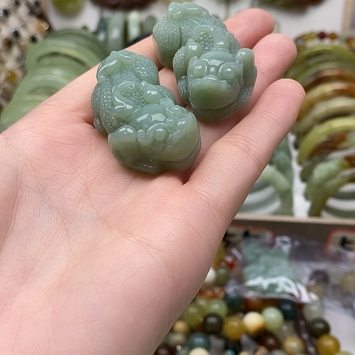 蛇纹石玉颈饰未镶嵌微*凉