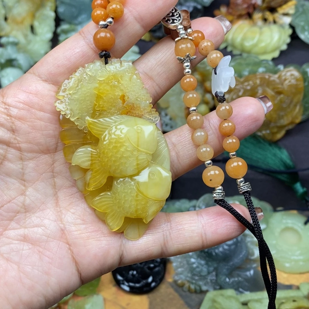 蛇纹石玉颈饰未镶嵌