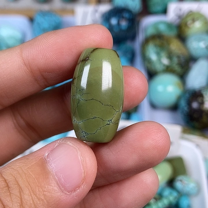 绿松石未镶嵌颈饰