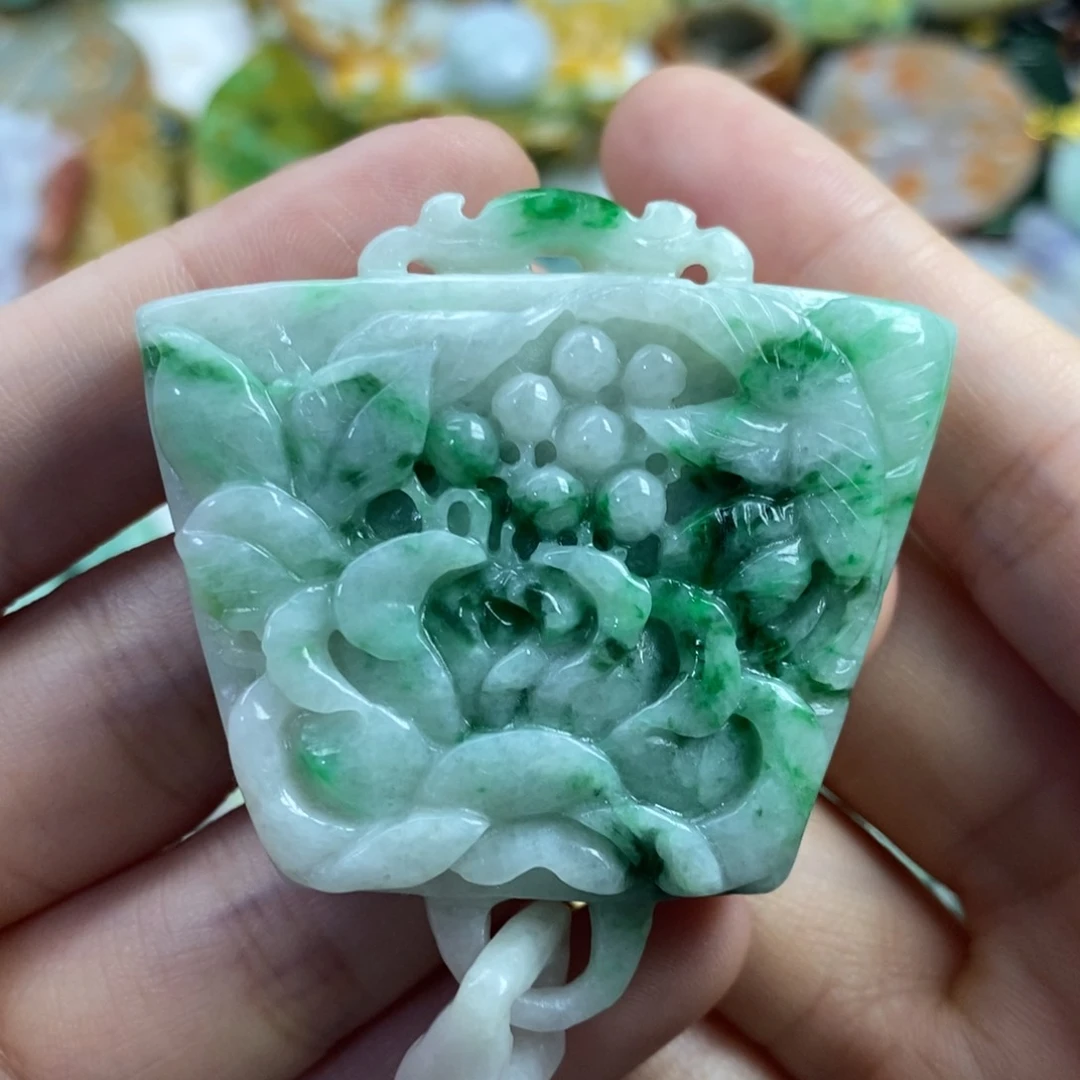 翡翠未镶嵌颈饰唯*