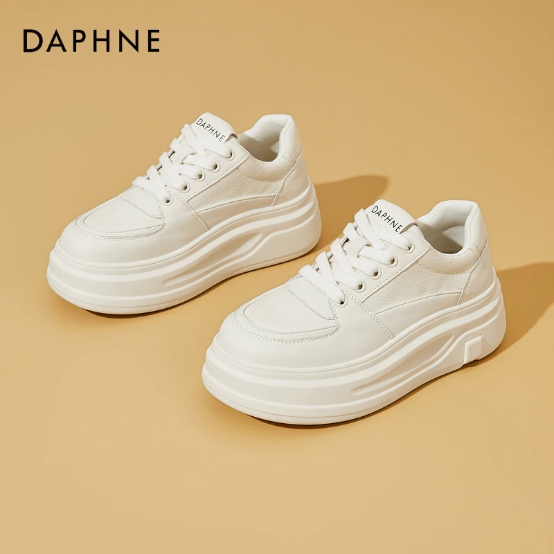 达芙妮小白鞋女新款板鞋春季黑白熊猫学生厚底增高防滑透气休闲鞋