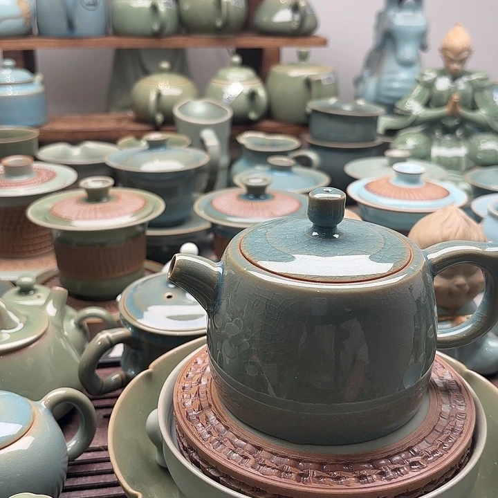 天蓝釉，容量320，支钉烧，全手工