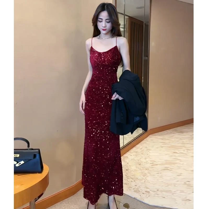 名媛气质亮片吊带连衣裙女夏季2025新款法式御姐V领显瘦晚礼服裙