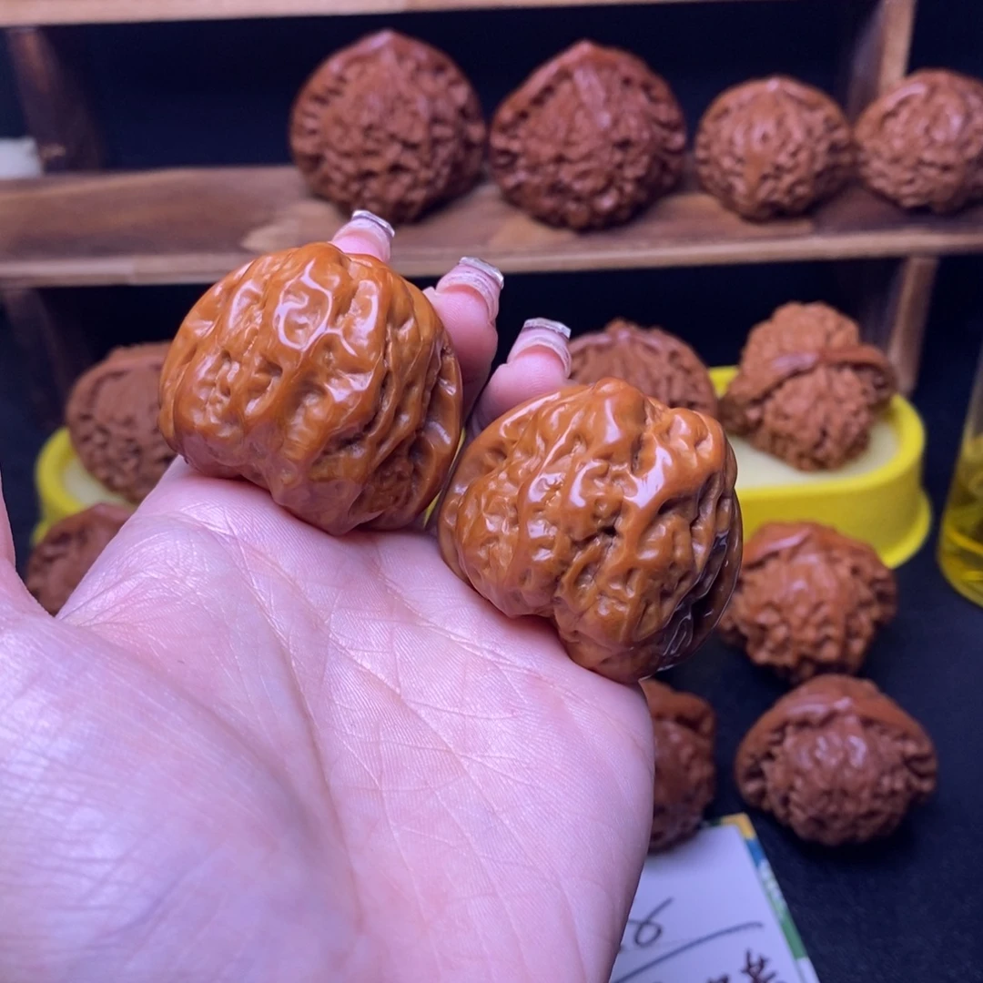 一***6吊坠桃核蛤蟆头福利58